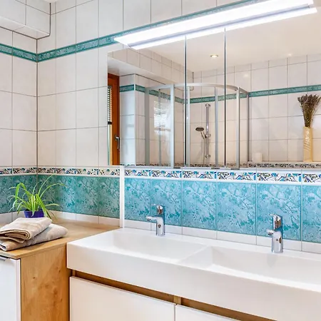 Sonnblick - Klaus アパート *